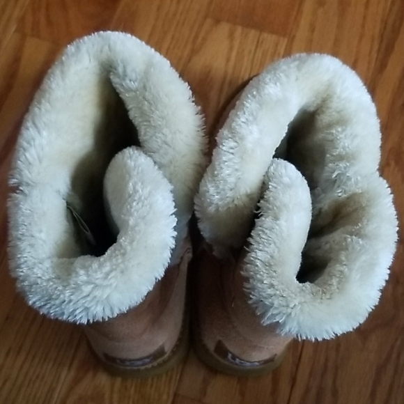 UGG BOOTS - Picture 5 of 7